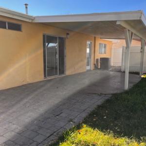8871 Palomar - Includes Utilities