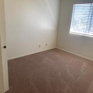 2 Bedroom, 1 Bath Upstairs apartment with in unit washer and dryer