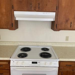 2 Bedroom, 1 Bath Upstairs apartment with in unit washer and dryer