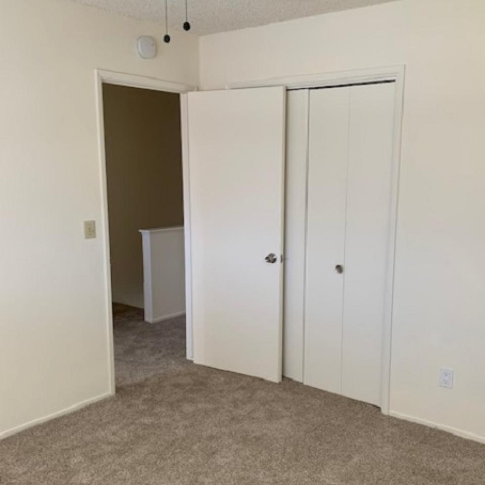 2 Bedrooms, 1.5 Baths - Townhouse Apartment Coming up For Lease in May 2024