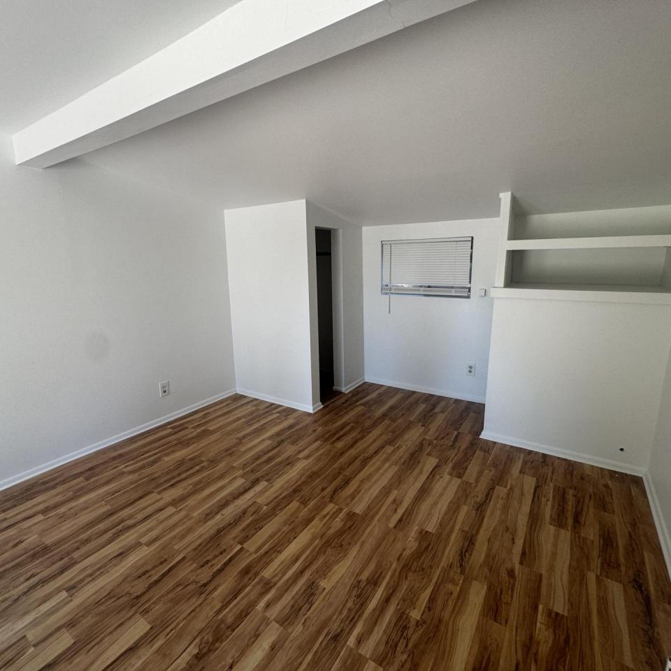 5600 Cascabel #A - Includes most utilities