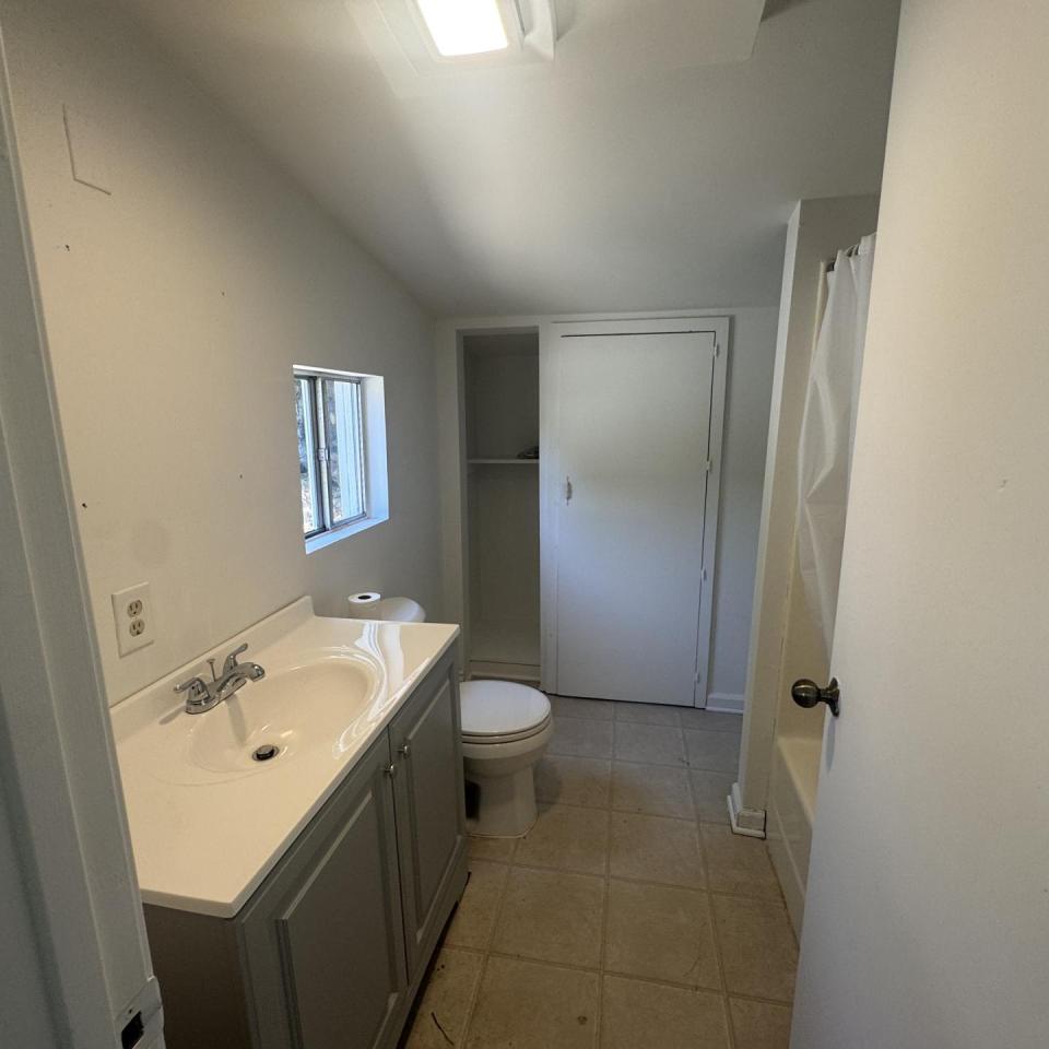 5600 Cascabel #A - Includes most utilities