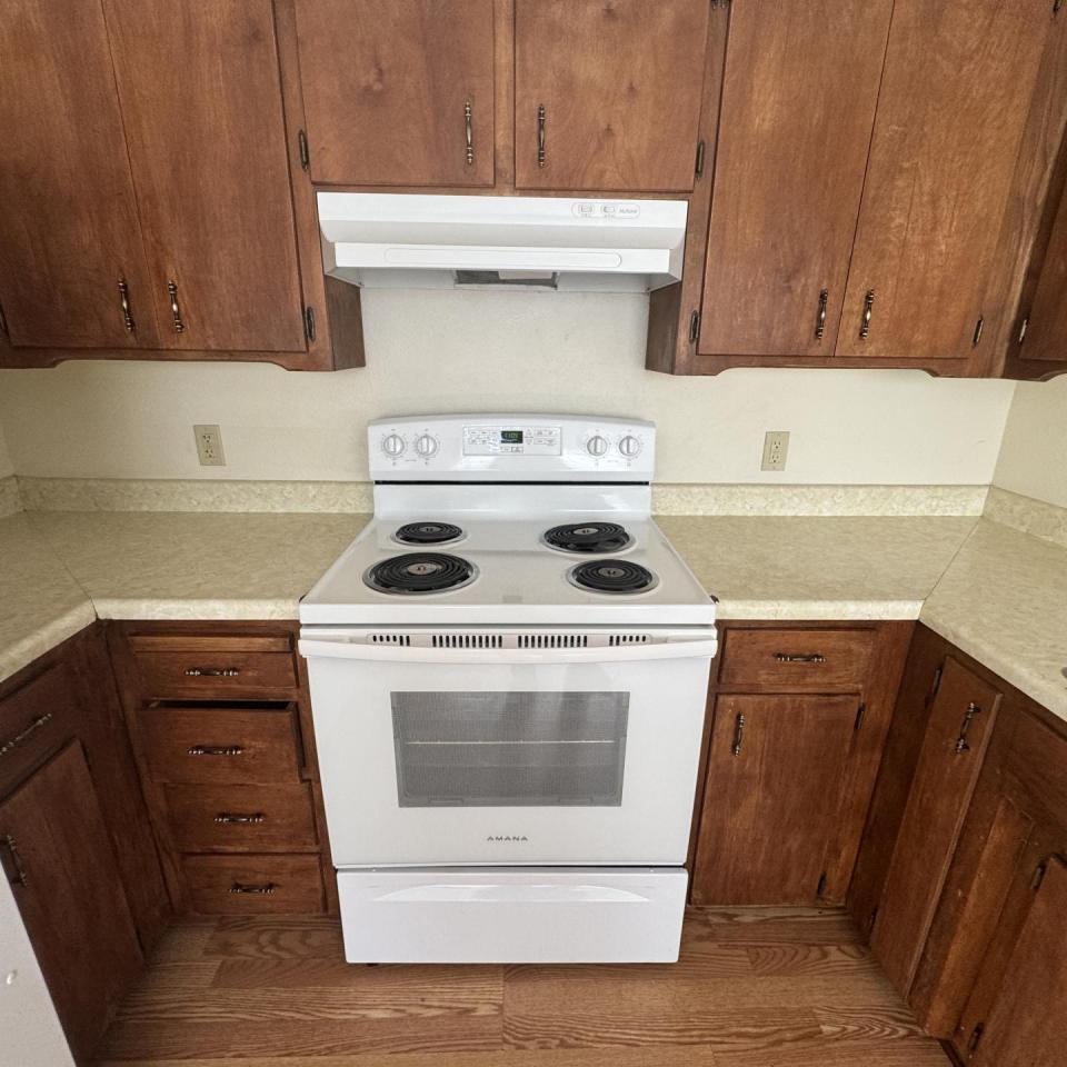 6305 Marchant #G - 2 Bedroom, 1 Bath Upstairs with in unit washer and dryer