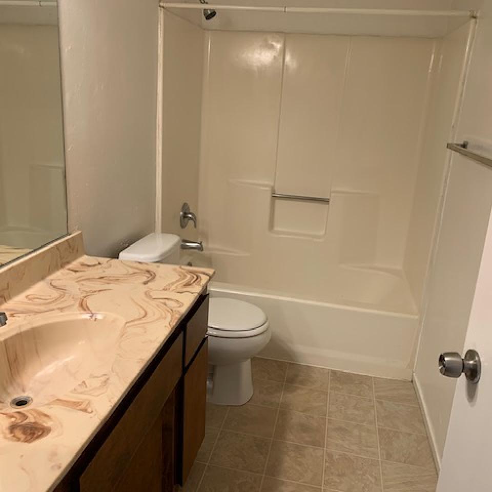 2 Bedrooms, 1 Bath Downstairs Apartment