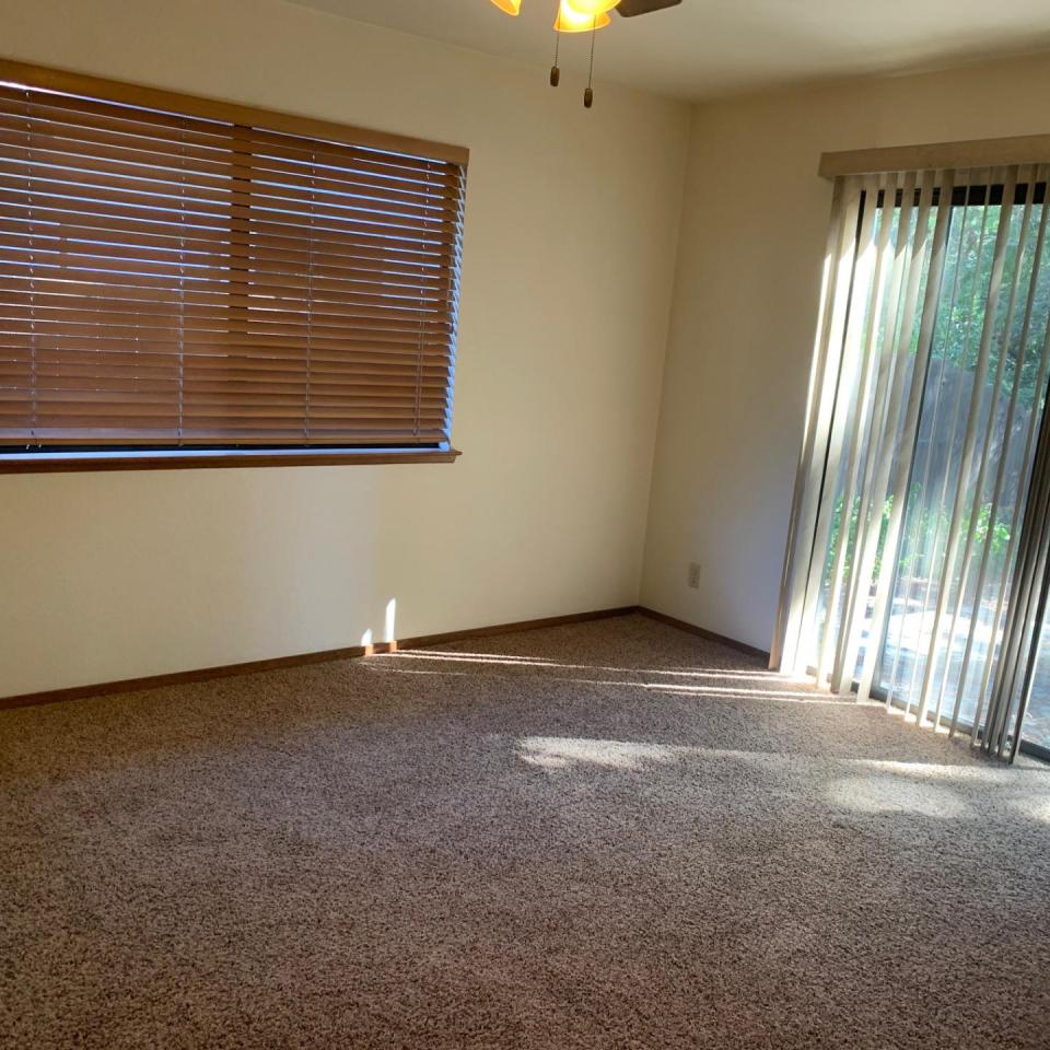 7030 Los Arboles