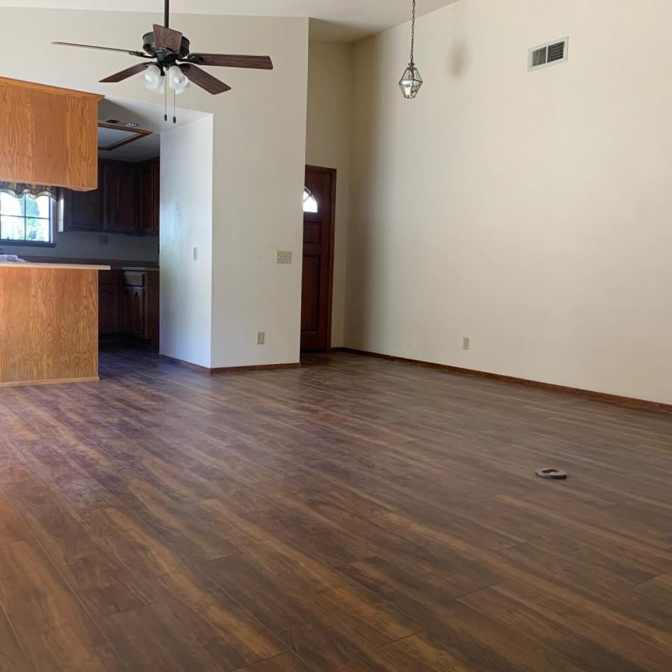 7030 Los Arboles