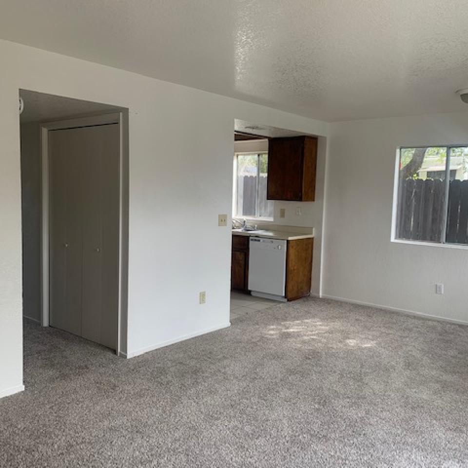 7905 Santa Ysabel #E