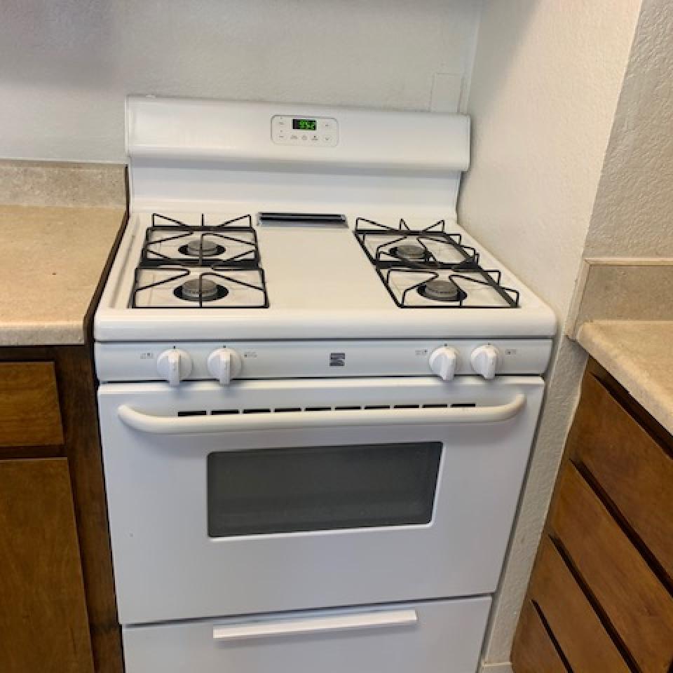 2 Bedrooms, 1 Bath Downstairs Apartment