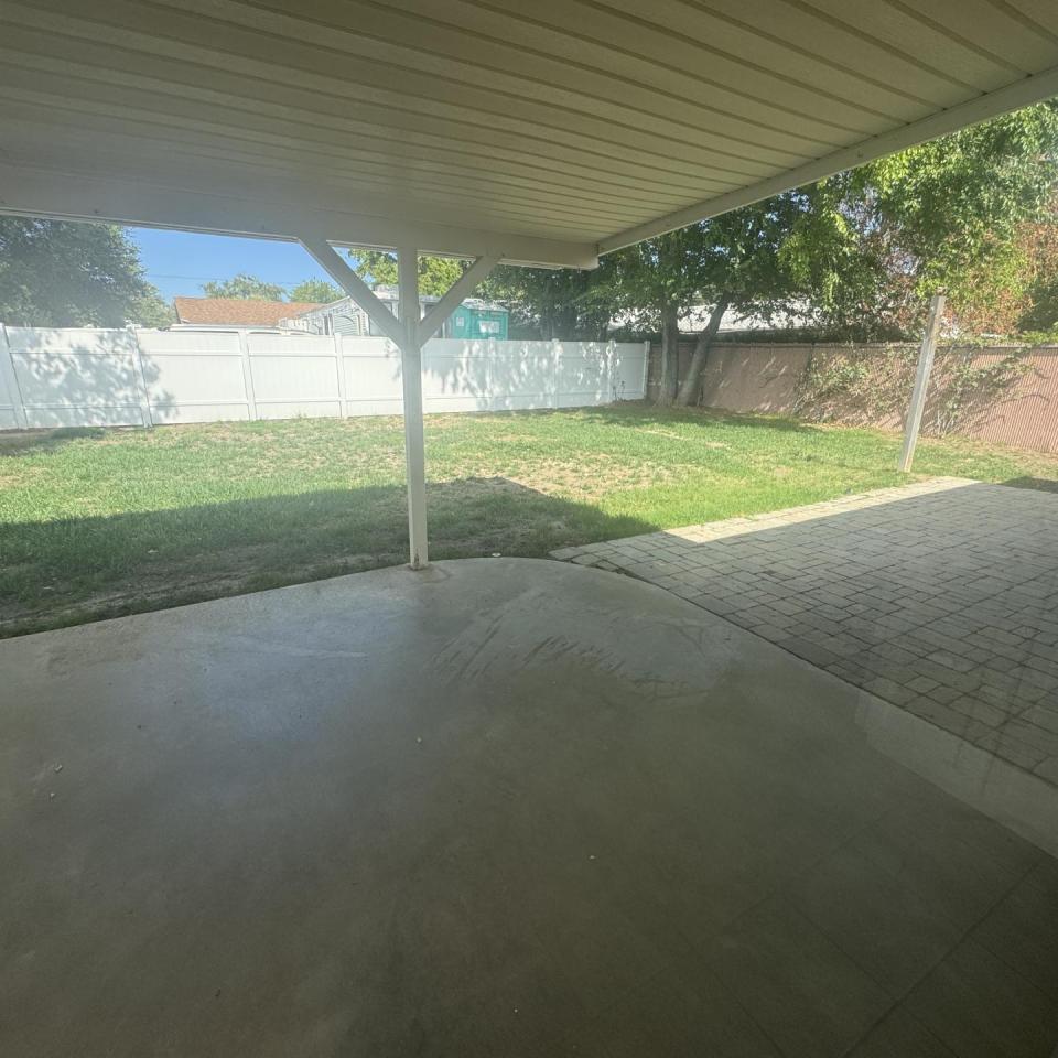 8871 Palomar - Includes Utilities