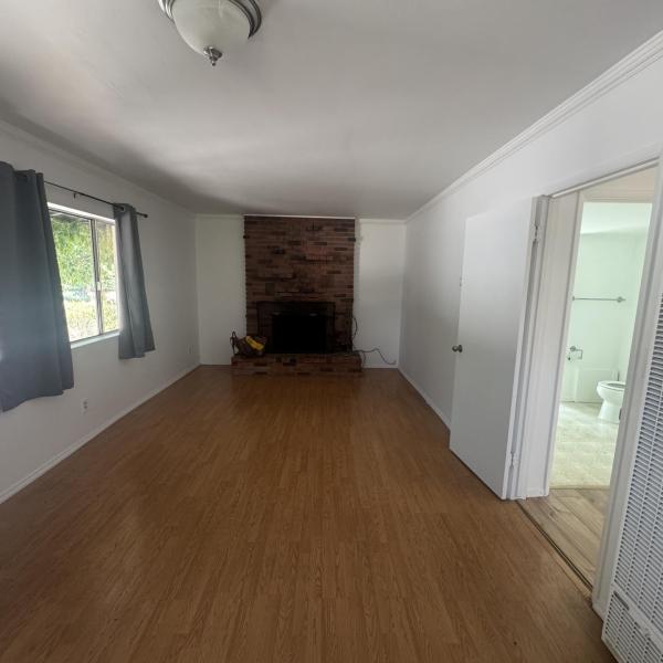 5600 Cascabel #C - Includes most utilities